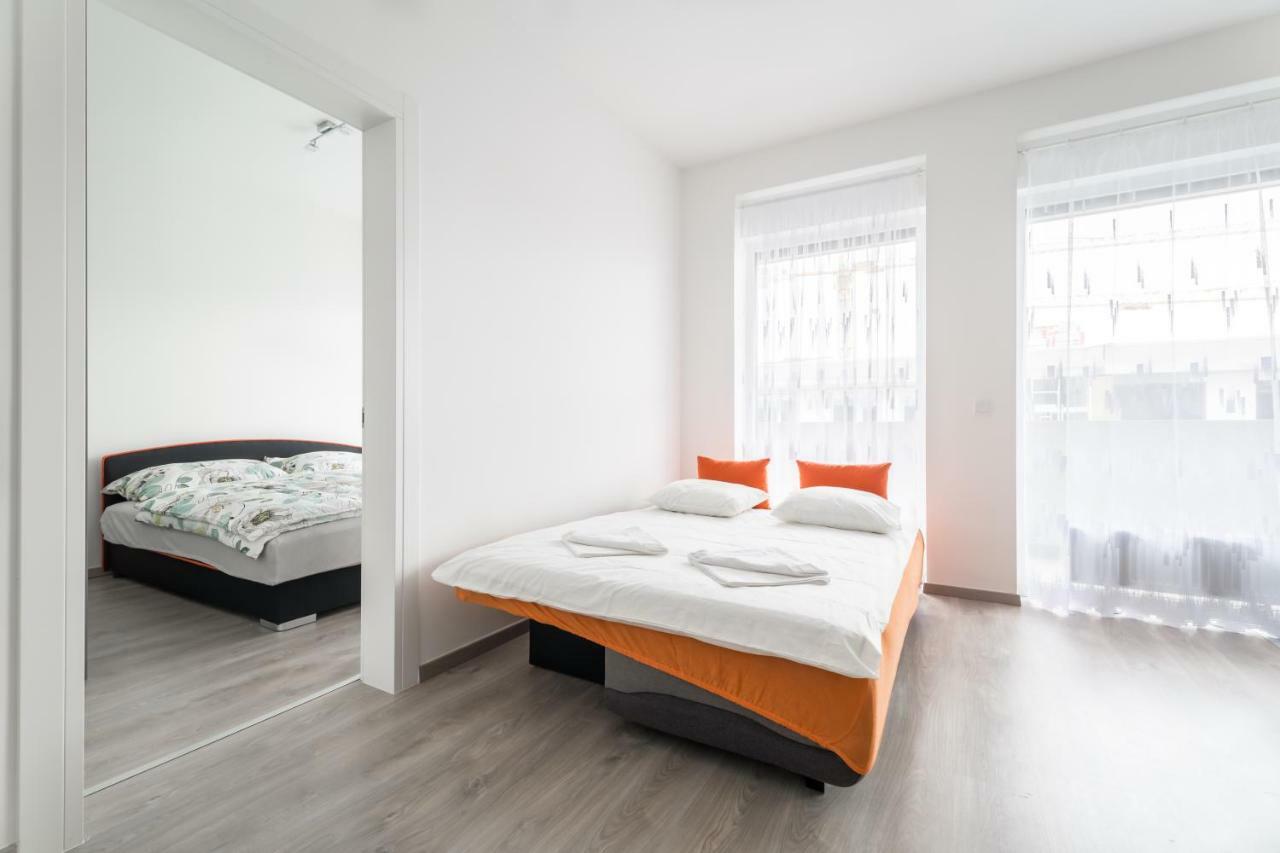 Bpr Chic White Home With Terrace & A/C & Garage Budapest Luaran gambar
