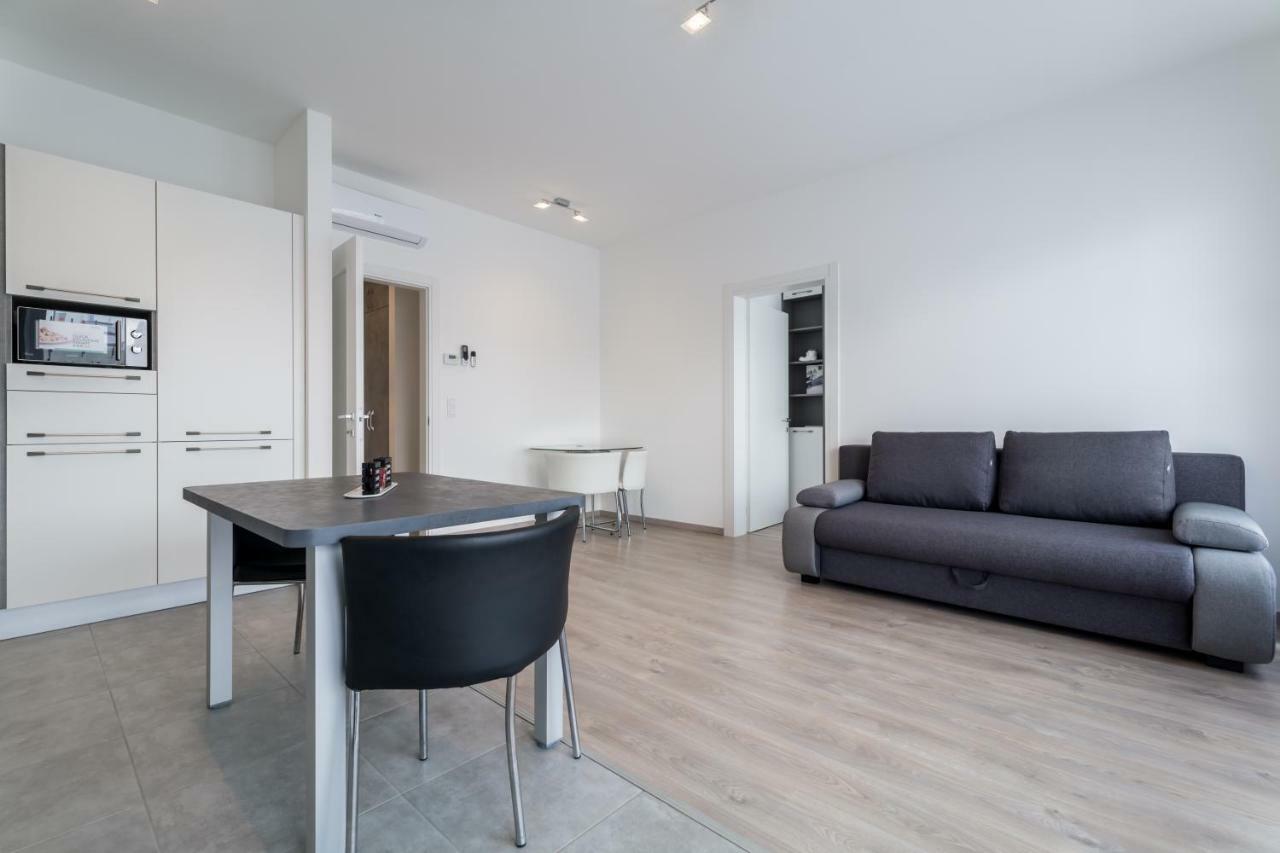 Bpr Chic White Home With Terrace & A/C & Garage Budapest Luaran gambar